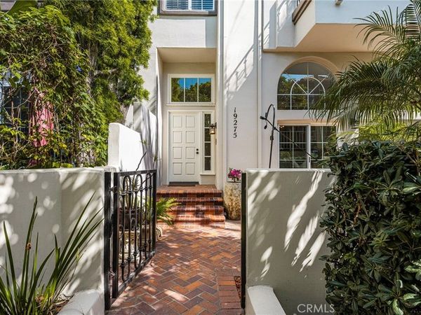 19275 Meadowood Circle, Huntington Beach, CA 92648