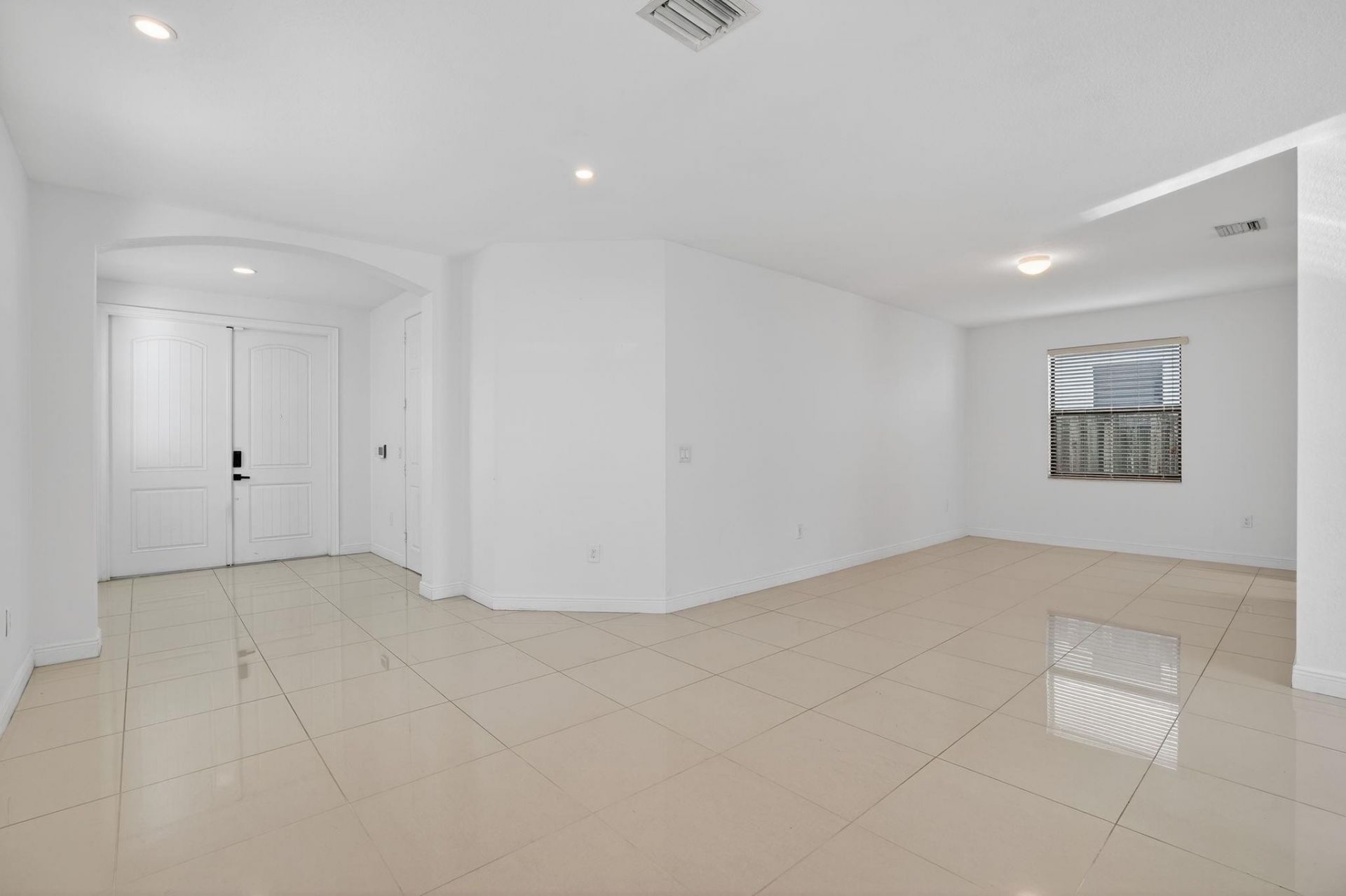 8751 NW 102nd Place, Doral, FL 33178 Photo