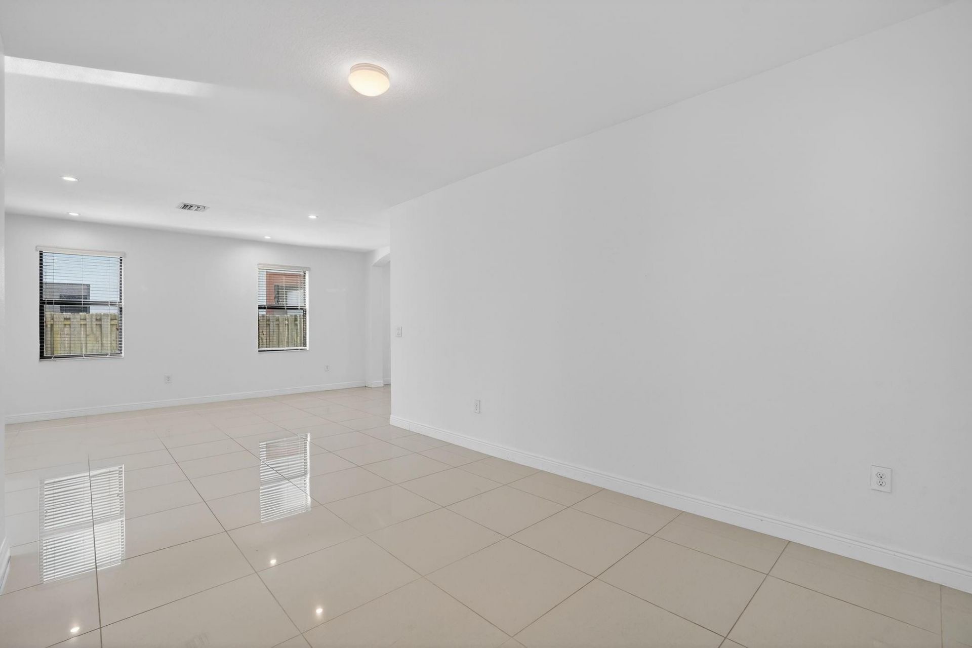 8751 NW 102nd Place, Doral, FL 33178 Photo