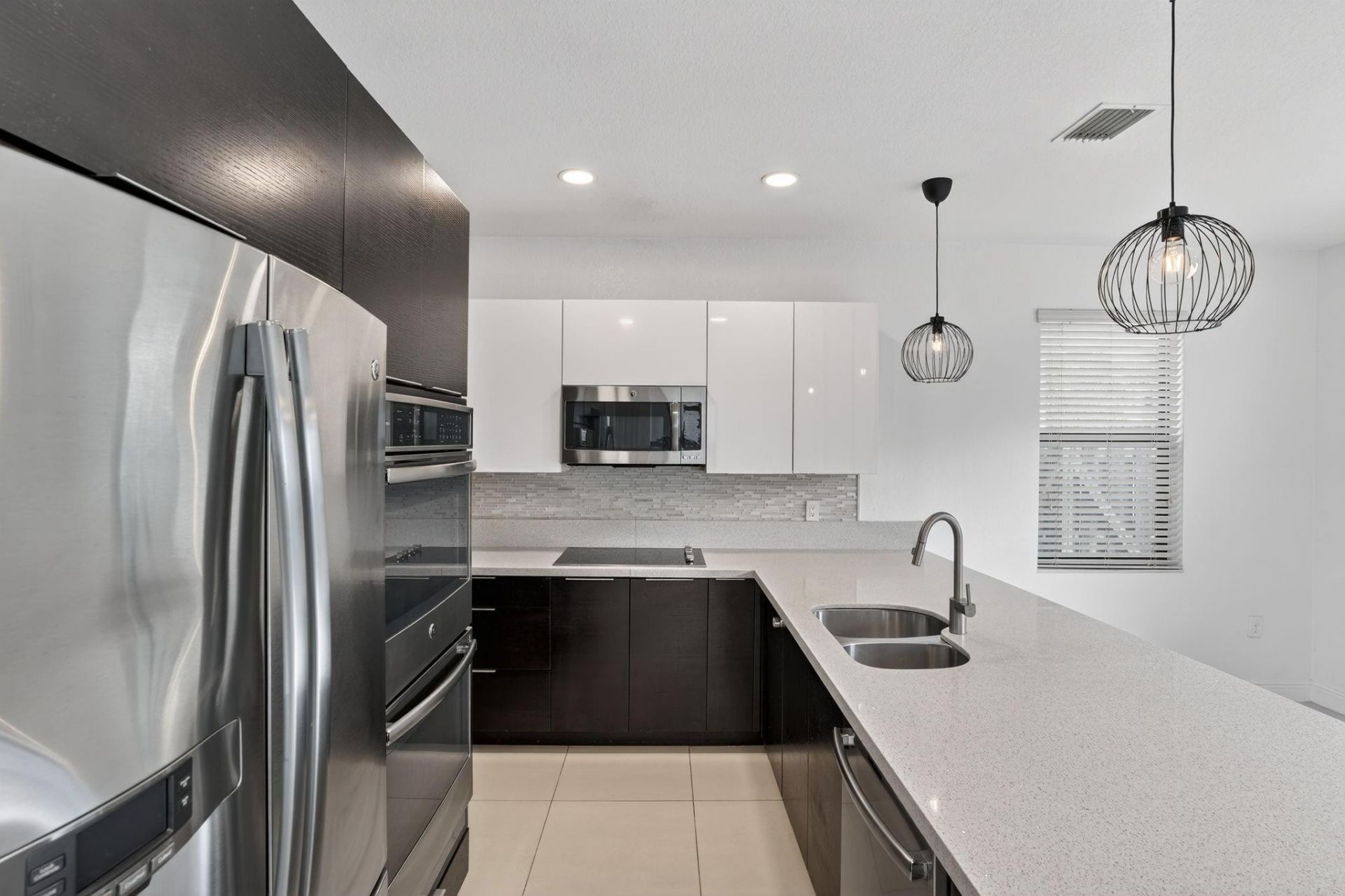 8751 NW 102nd Place, Doral, FL 33178 Photo