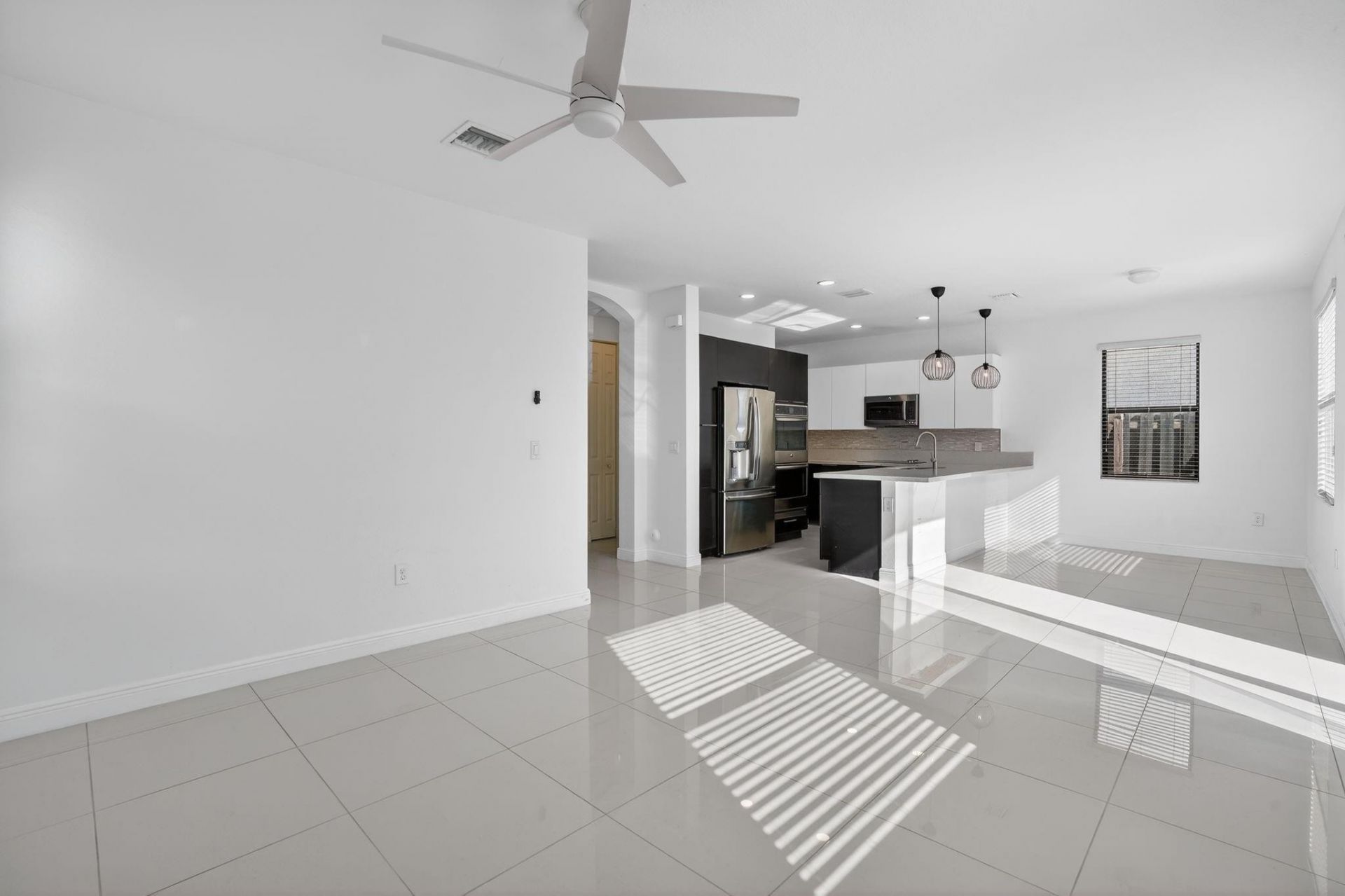 8751 NW 102nd Place, Doral, FL 33178 Photo
