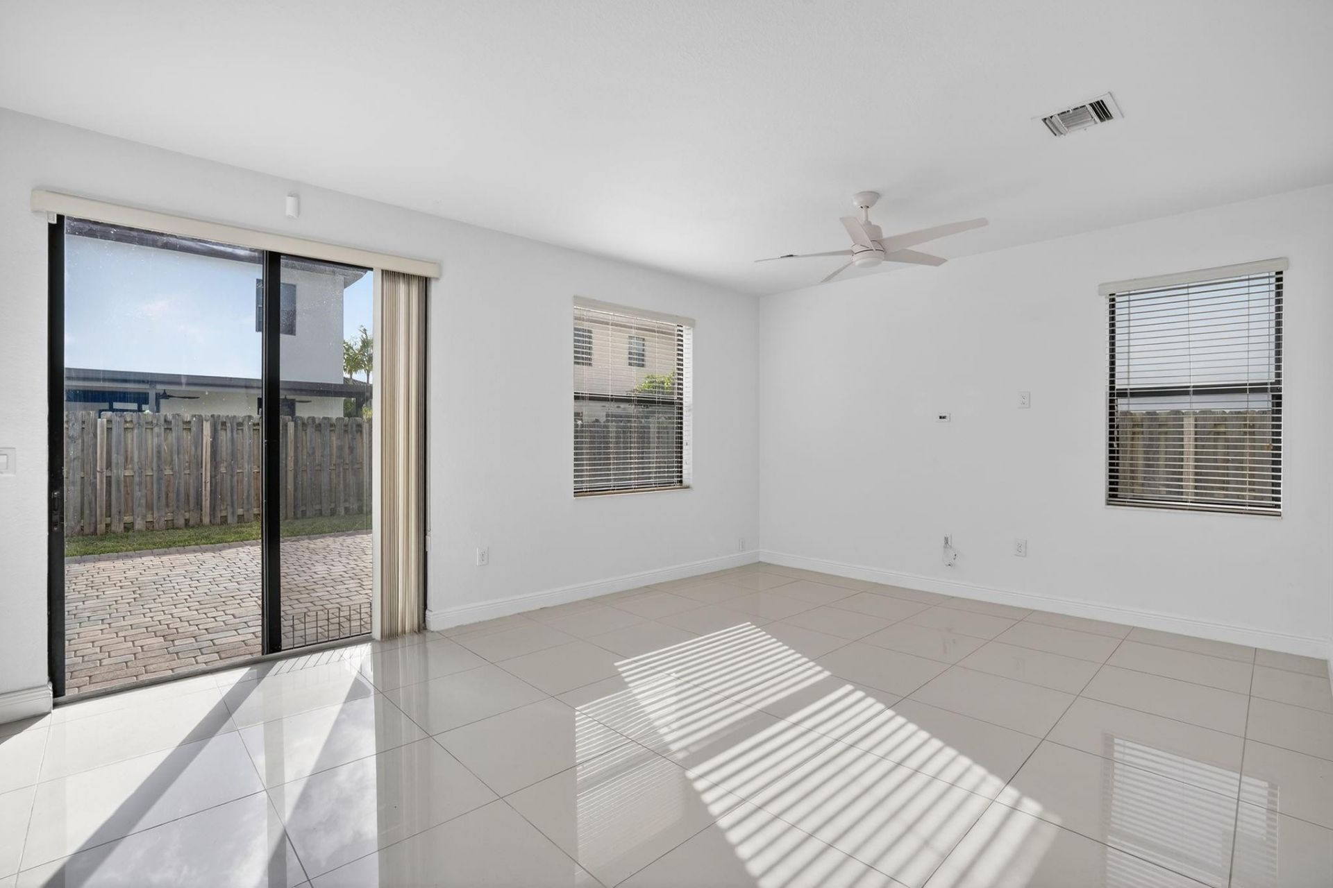 8751 NW 102nd Place, Doral, FL 33178 Photo