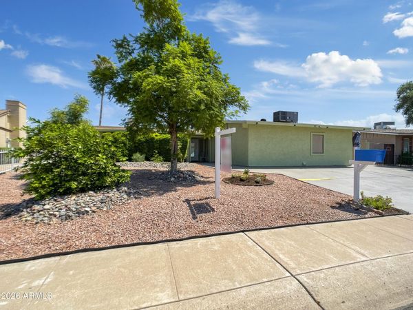 12637 N COLUMBINE Drive, Phoenix, AZ 85029