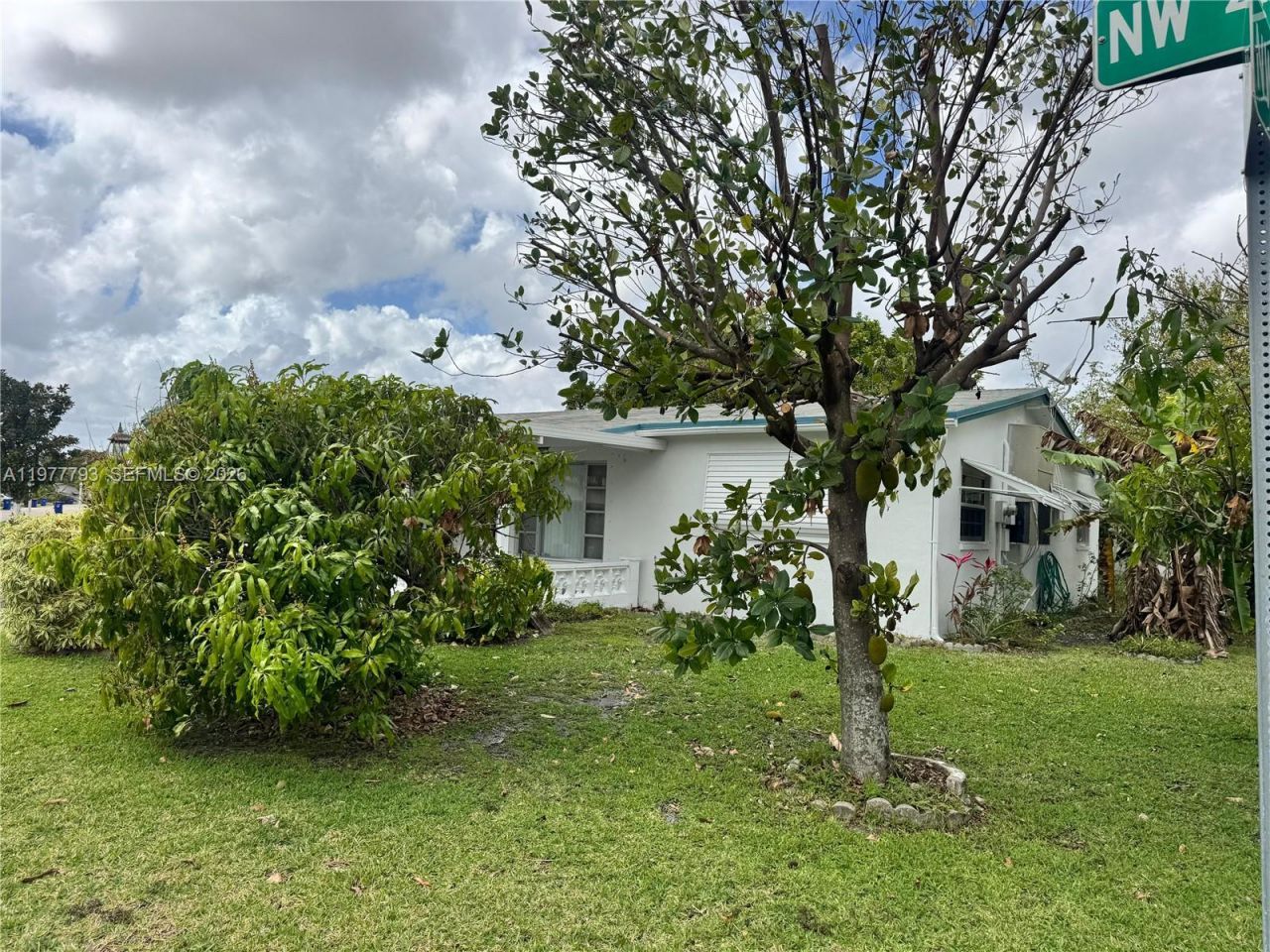 4933 NW 42nd St , Lauderdale Lakes, FL 33319 Photo