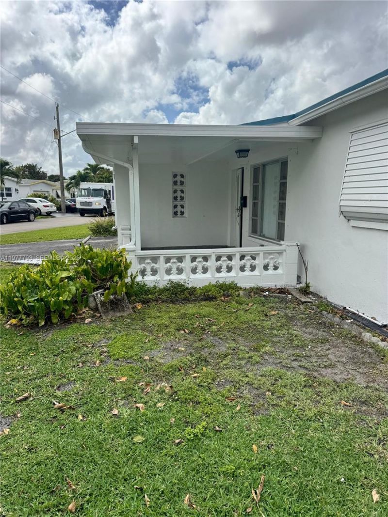 4933 NW 42nd St , Lauderdale Lakes, FL 33319 Photo