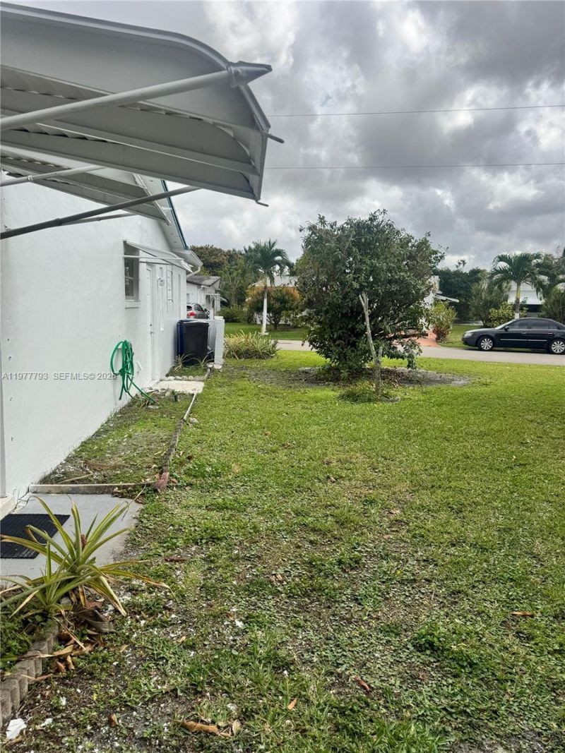 4933 NW 42nd St , Lauderdale Lakes, FL 33319 Photo