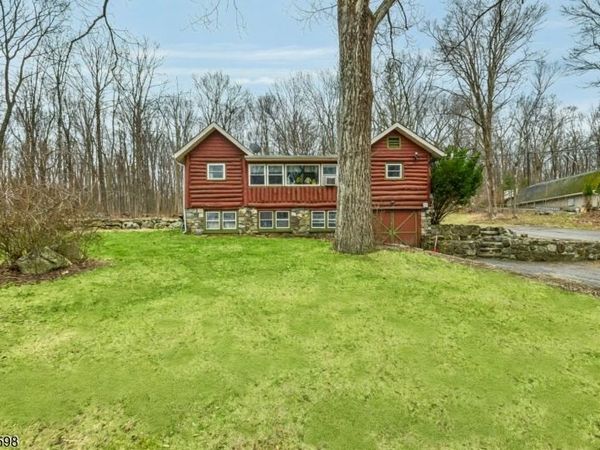 21 Grandview Ave, Jefferson, NJ 07460