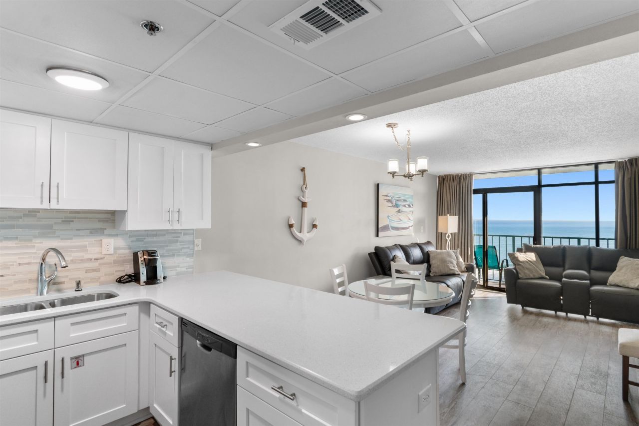 202 73rd Ave. N Photo 12