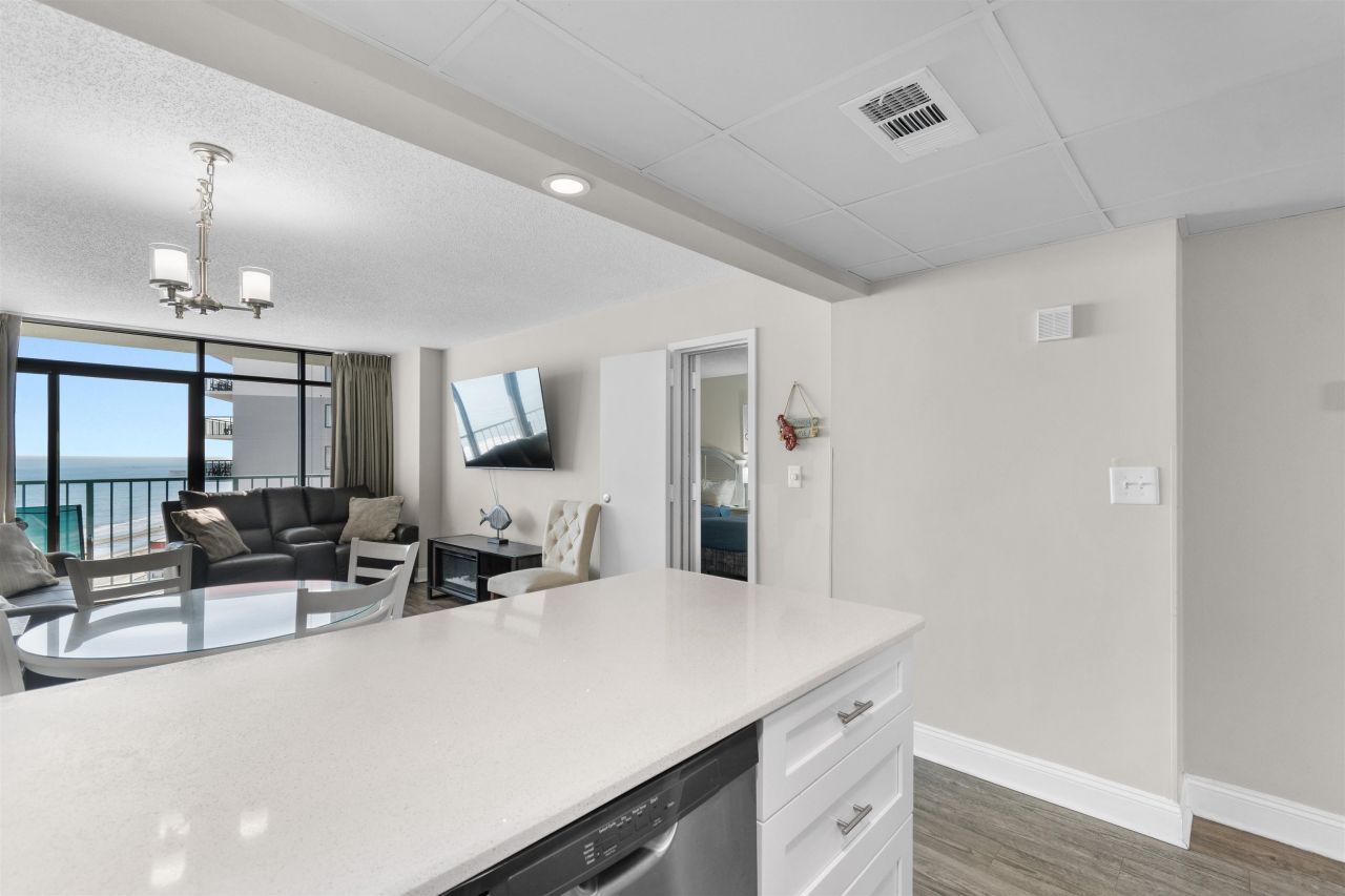 202 73rd Ave. N Photo 14