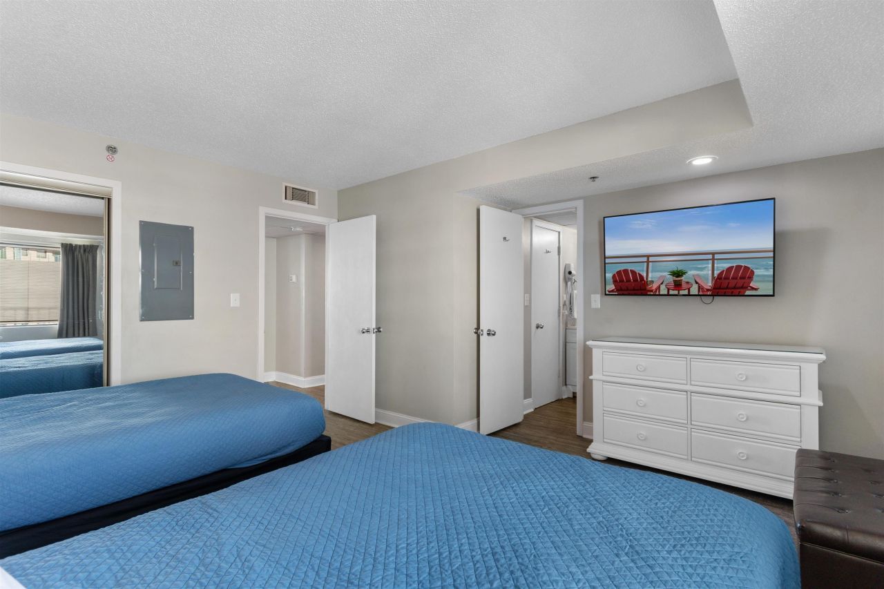 202 73rd Ave. N Photo 9