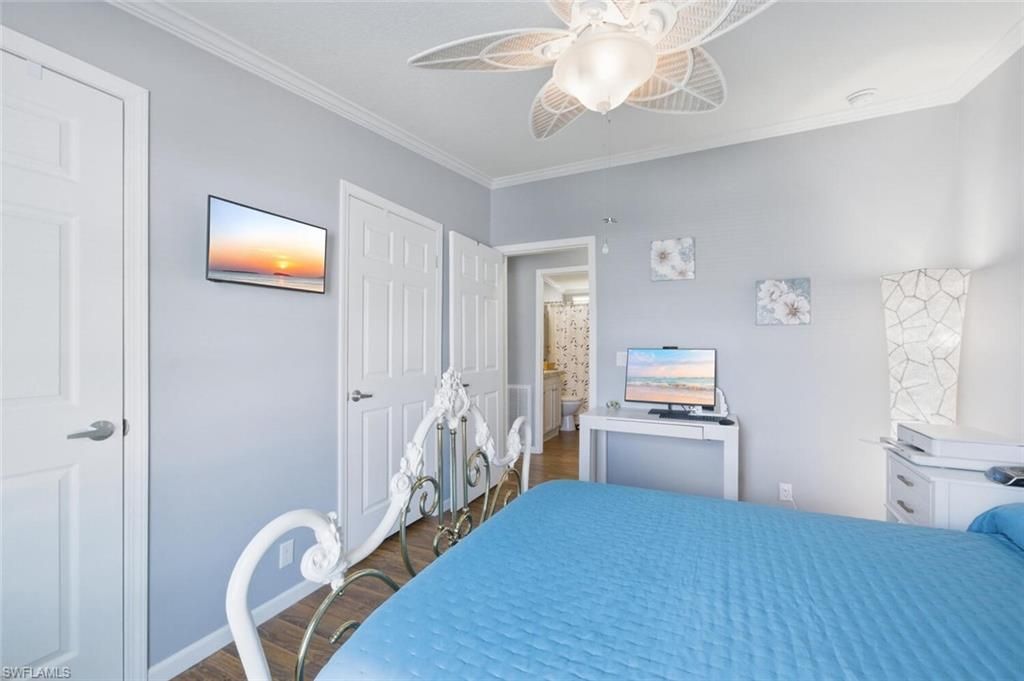 561 Charlemagne Blvd, Naples, FL 34112 Photo