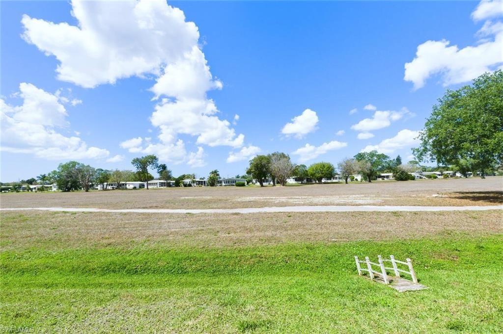 561 Charlemagne Blvd, Naples, FL 34112 Photo