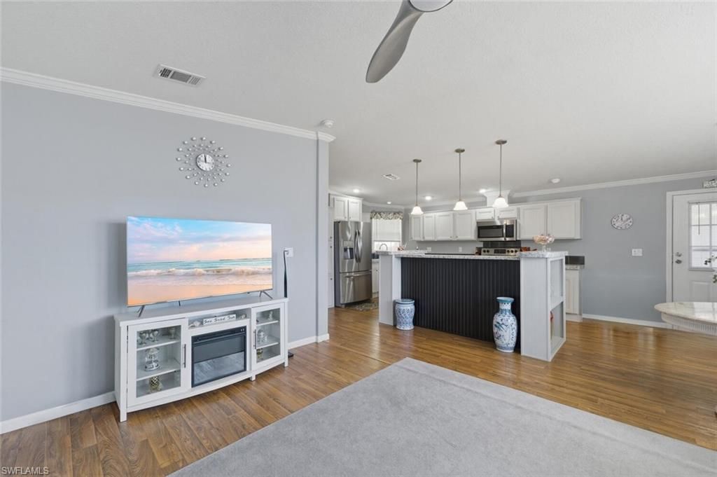 561 Charlemagne Blvd, Naples, FL 34112 Photo