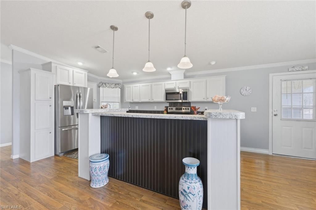 561 Charlemagne Blvd, Naples, FL 34112 Photo