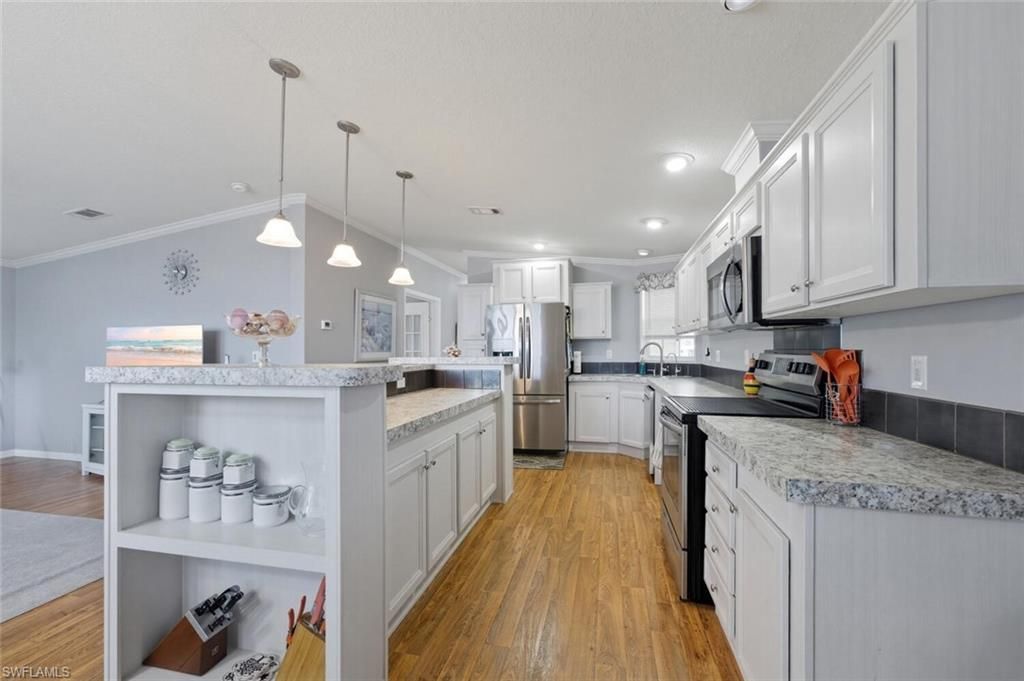 561 Charlemagne Blvd, Naples, FL 34112 Photo