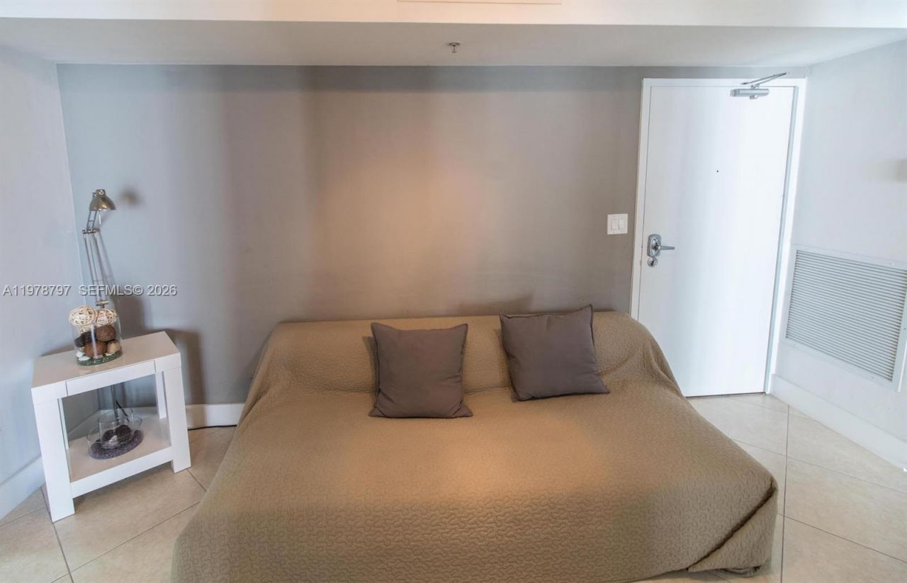 9195 Collins Ave , Unit 711, Surfside, FL 33154 Photo