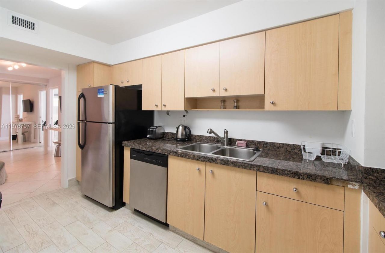 9195 Collins Ave , Unit 711, Surfside, FL 33154 Photo