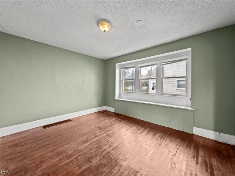 884 Lovers Lane , Akron, OH 44306 Photo 17