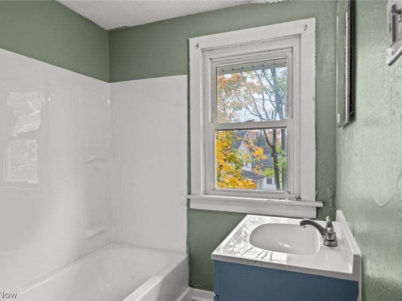 884 Lovers Lane , Akron, OH 44306 Photo 34