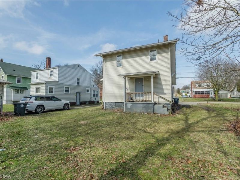 884 Lovers Lane , Akron, OH 44306 Photo 8