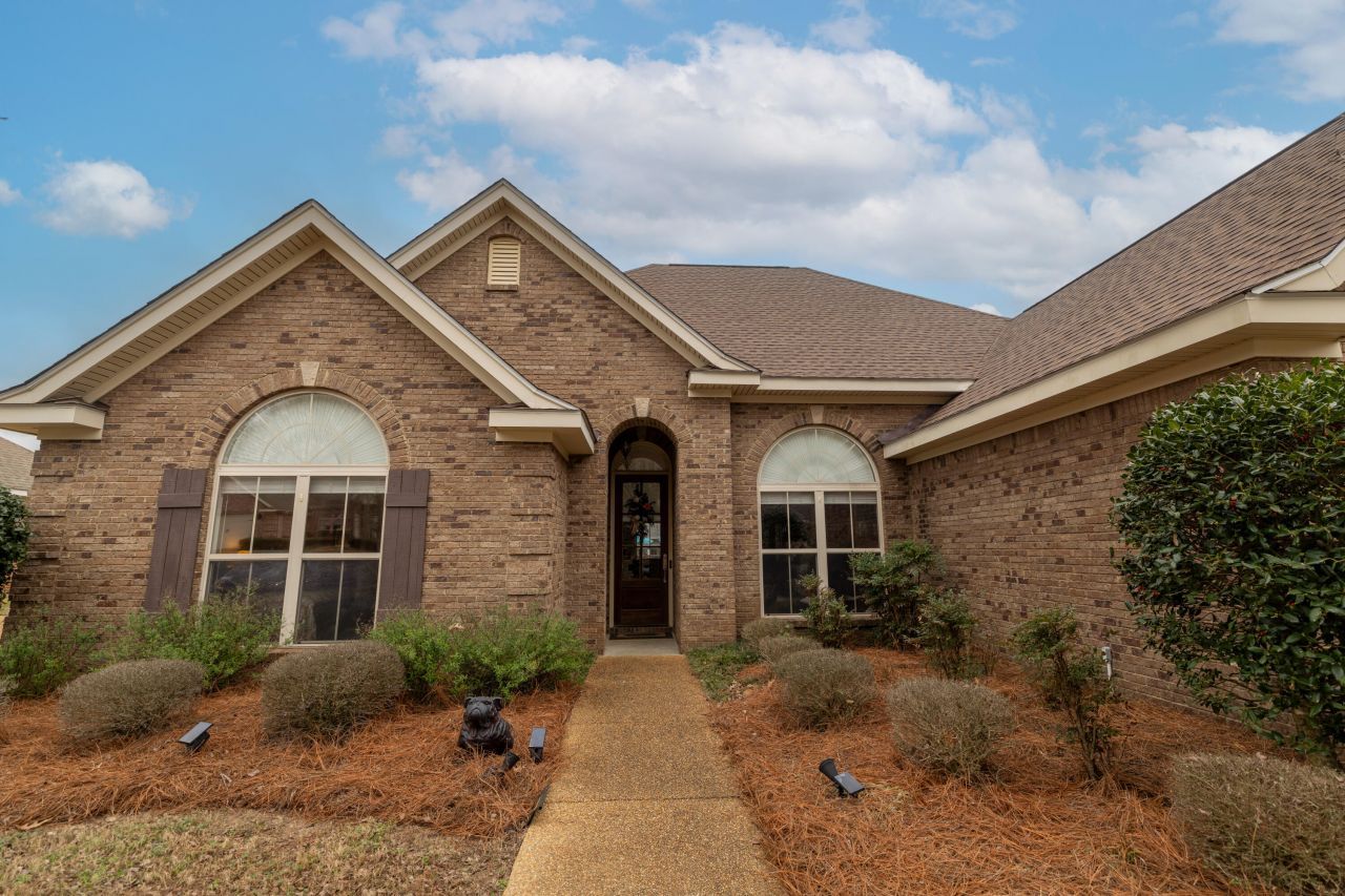 105 Laurel W Cv, Starkville, MS 39759 Main Photo