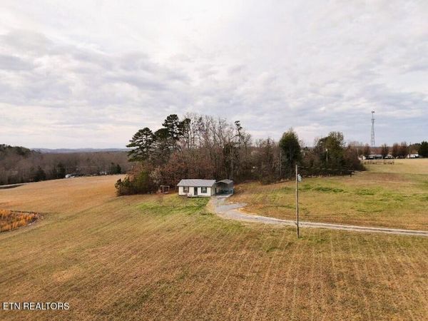 1059 Old Newport Hwy, Dandridge, TN 37725
