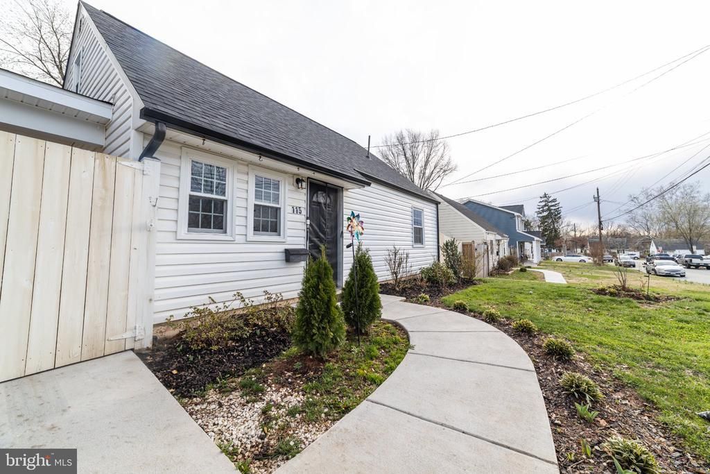 115 Travis Street, Manassas, VA 20111 Main Photo