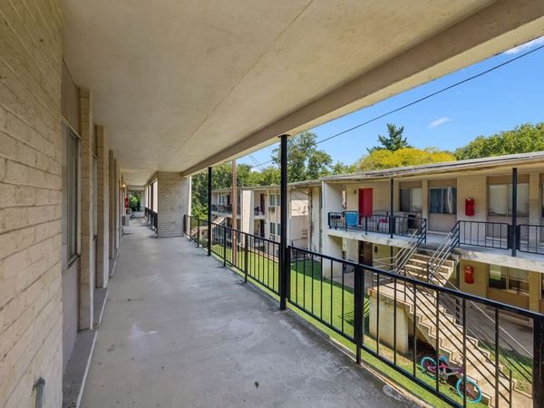 550 Harding Pl, Unit D117, Nashville, TN 37211