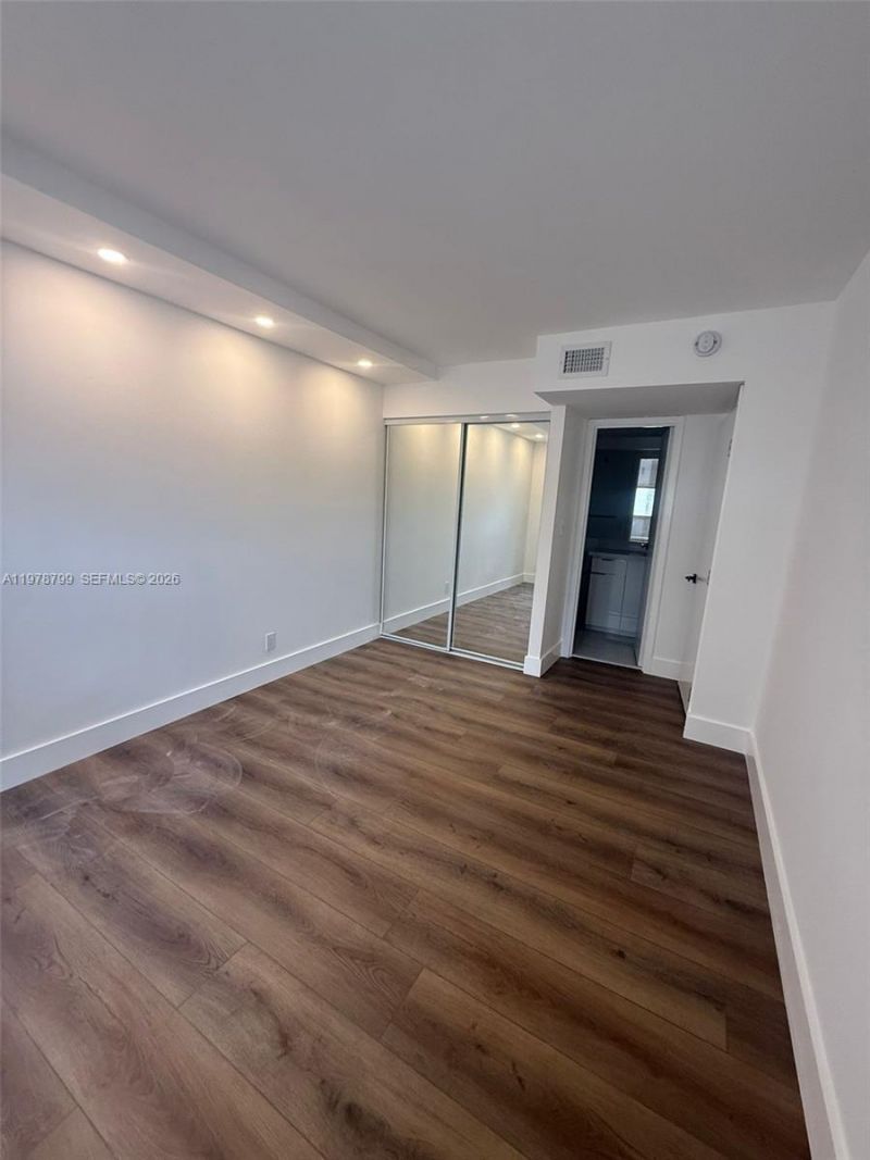 851 Three Islands Blvd, Unit 209, Hallandale Beach, FL 33009 Photo