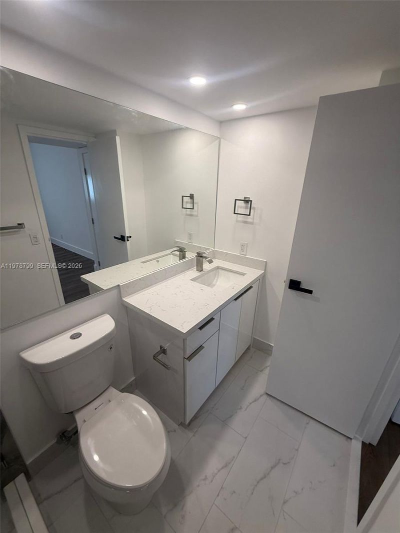 851 Three Islands Blvd, Unit 209, Hallandale Beach, FL 33009 Photo