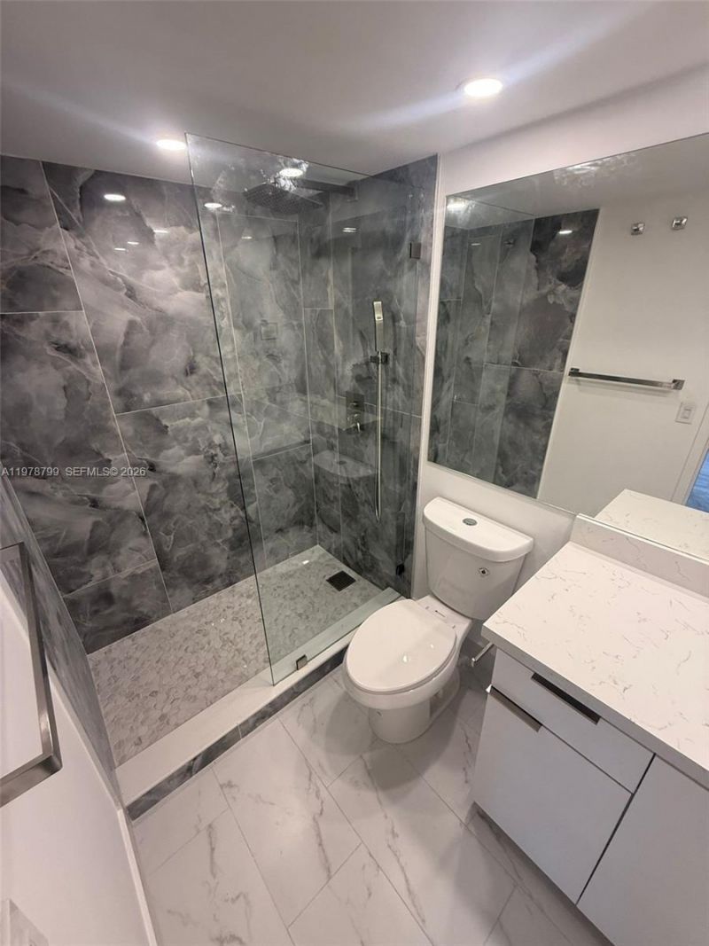 851 Three Islands Blvd, Unit 209, Hallandale Beach, FL 33009 Photo