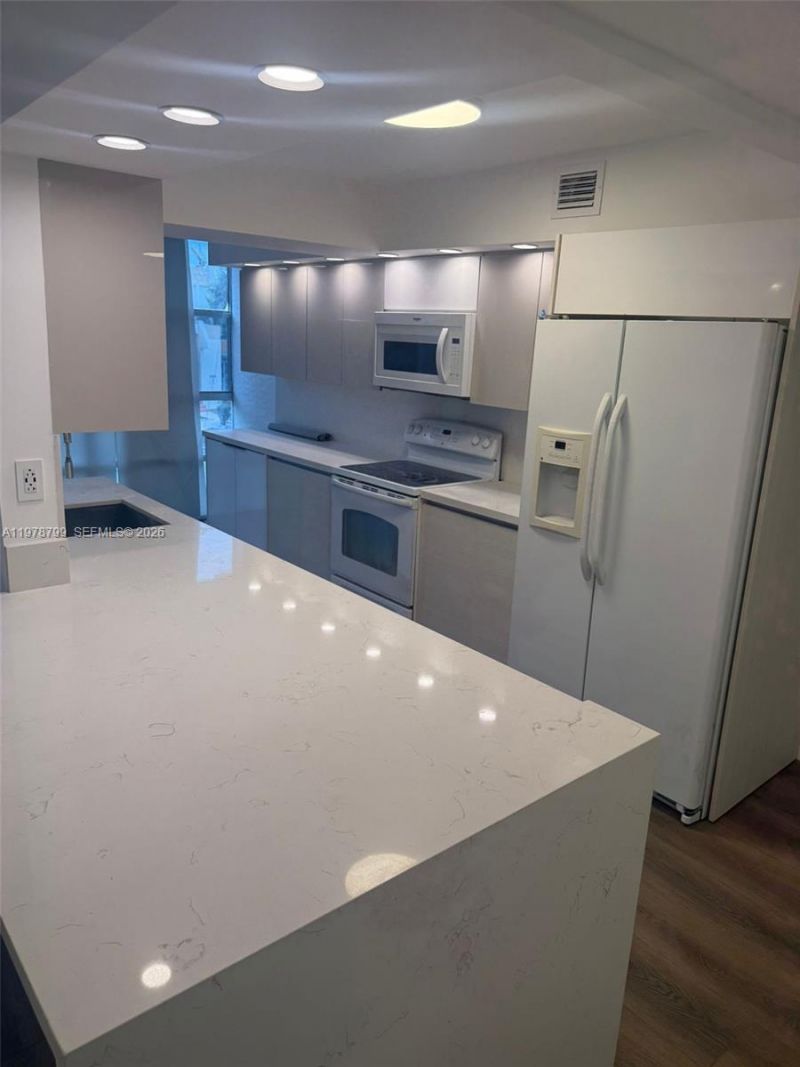851 Three Islands Blvd, Unit 209, Hallandale Beach, FL 33009 Photo