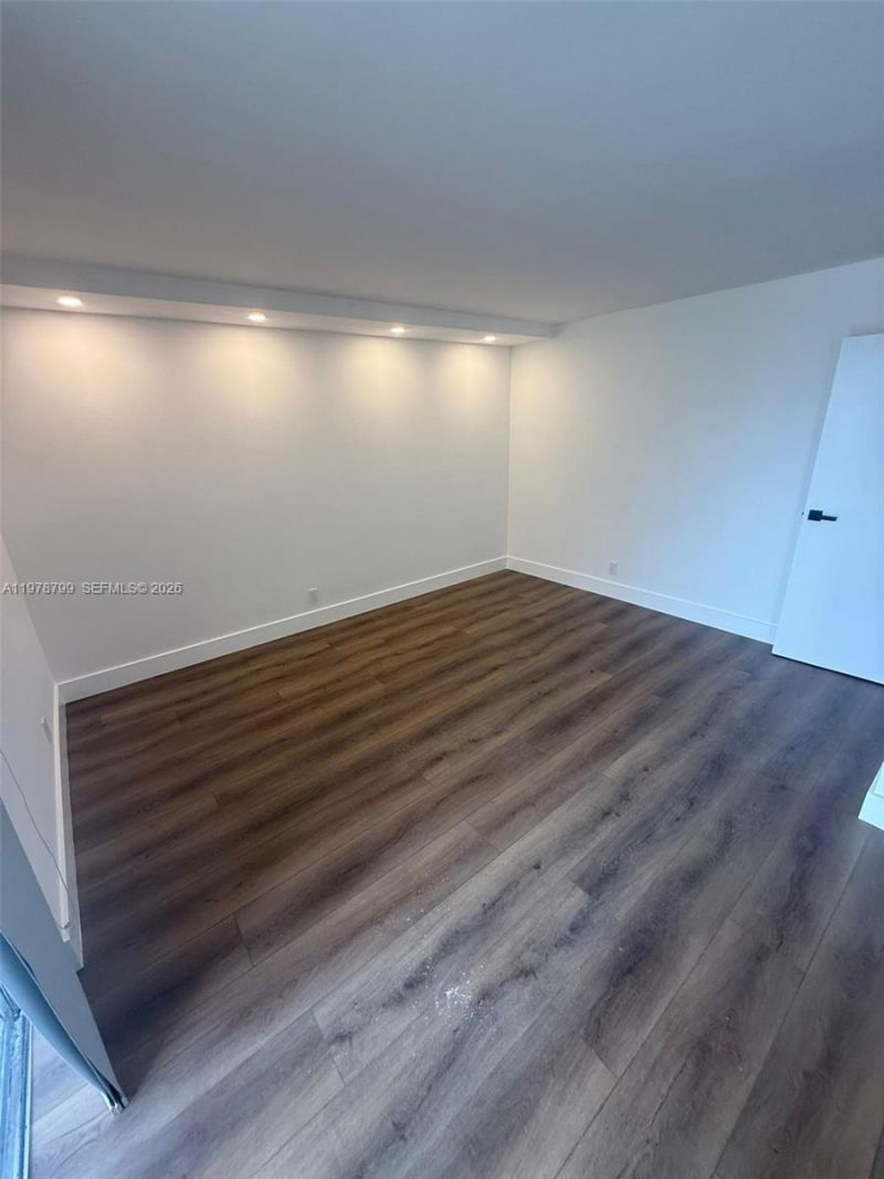 851 Three Islands Blvd, Unit 209, Hallandale Beach, FL 33009 Photo