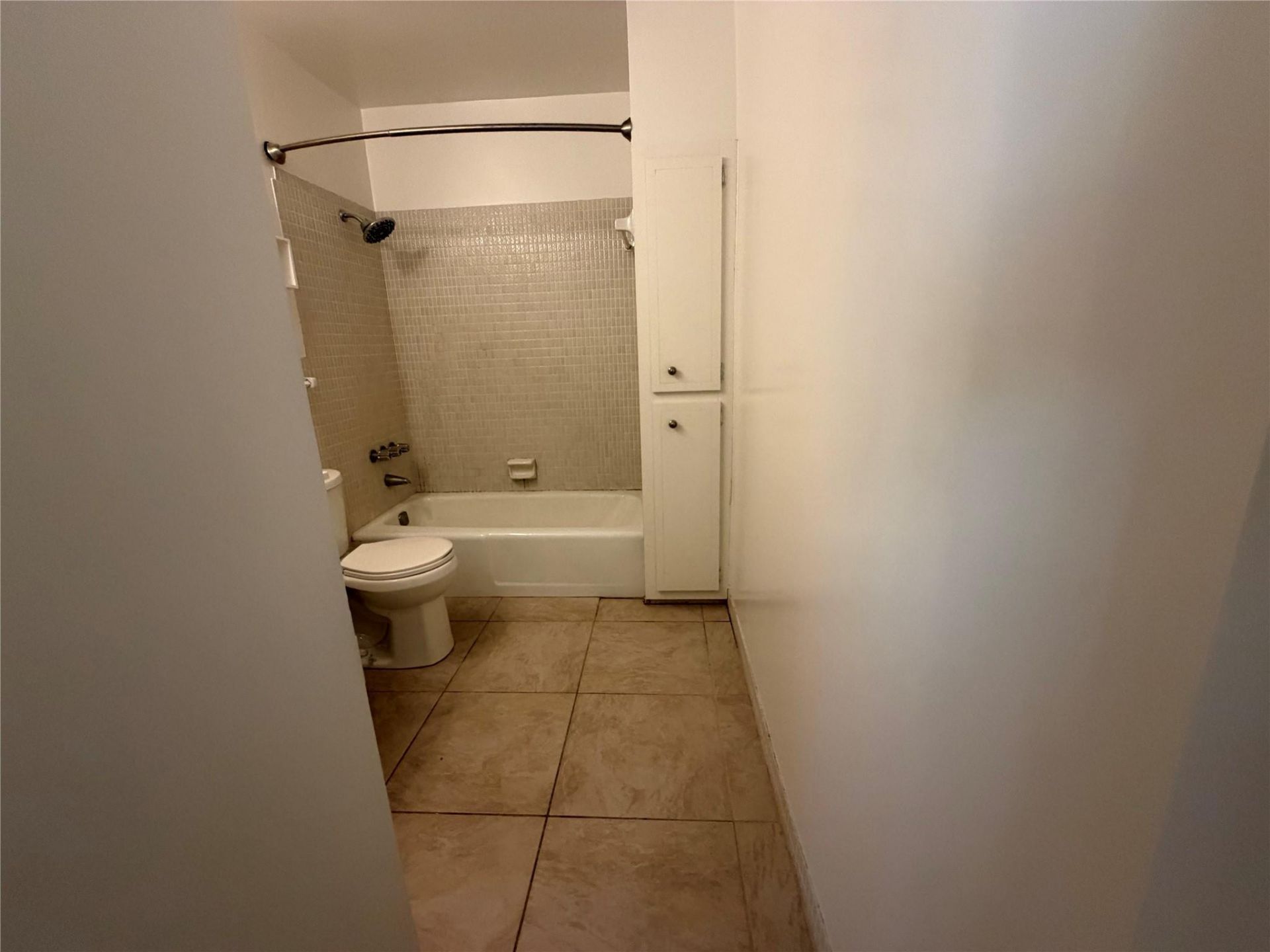 2151 NE 68th Street, Unit 207, Fort Lauderdale, FL 33308 Photo