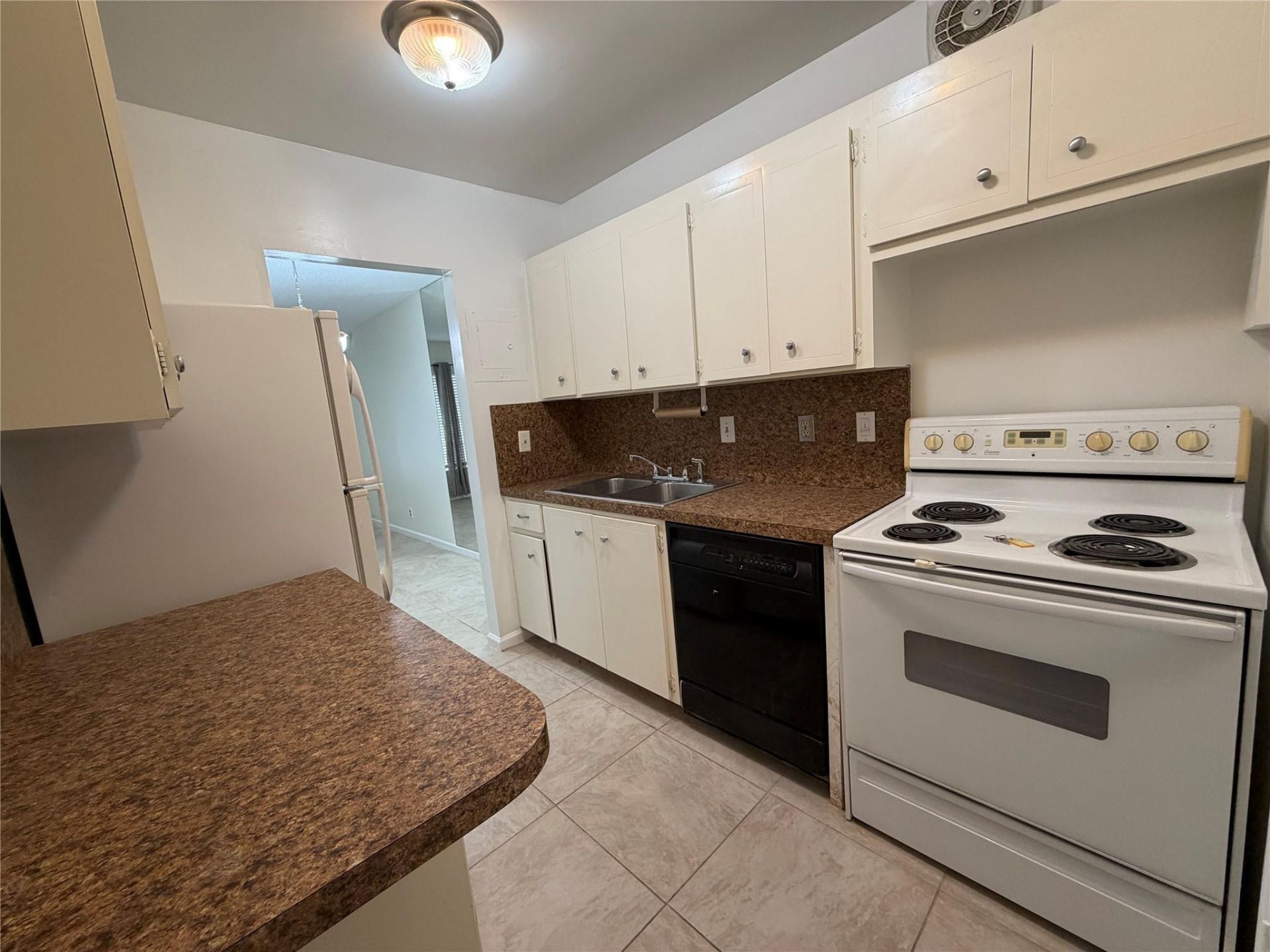 2151 NE 68th Street, Unit 207, Fort Lauderdale, FL 33308 Photo