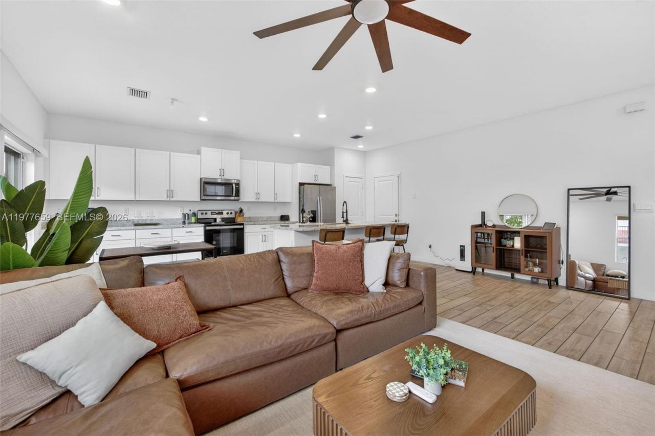 826 SE 17th St , Homestead, FL 33034 Photo