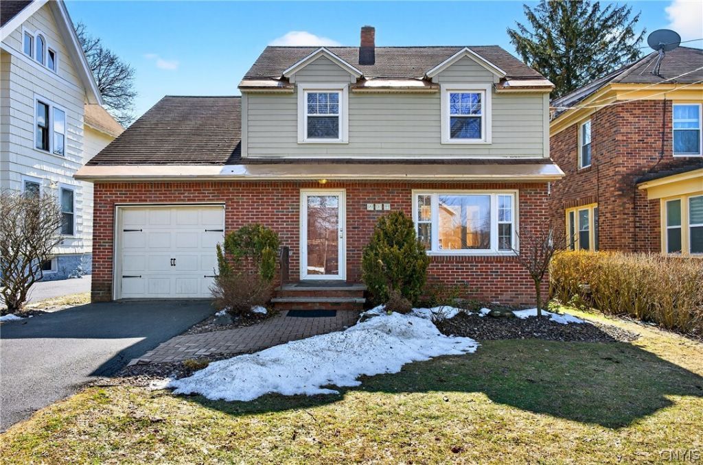 204 Kline Street, Syracuse, NY 13203 Main Photo