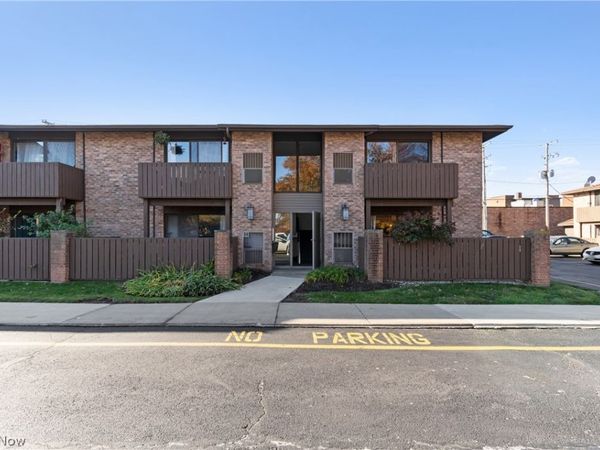 11045 Lake Avenue, Unit 18, Cleveland, OH 44102