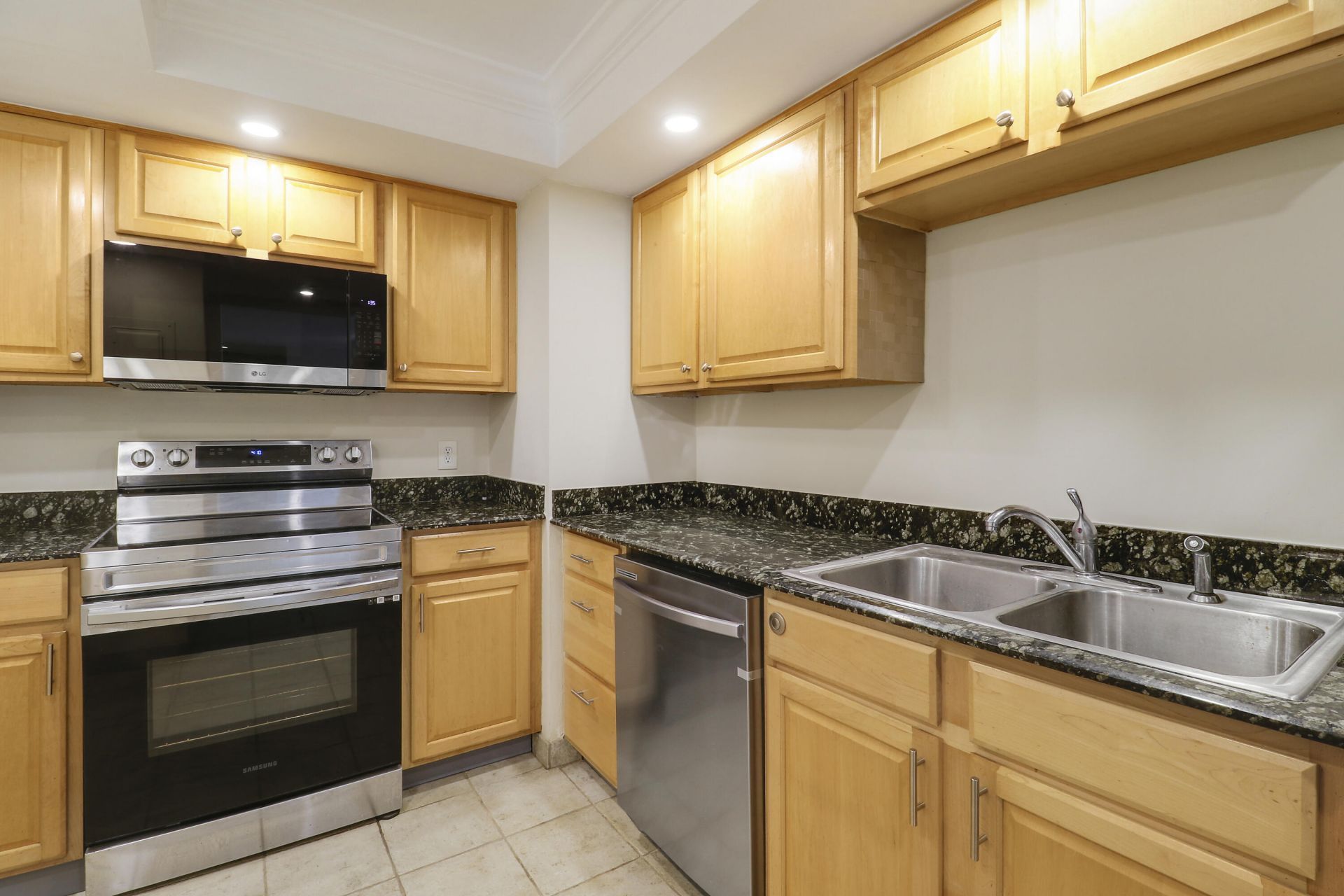 5600 N Flagler Drive, Unit Ph103, West Palm Beach, FL 33407 Photo