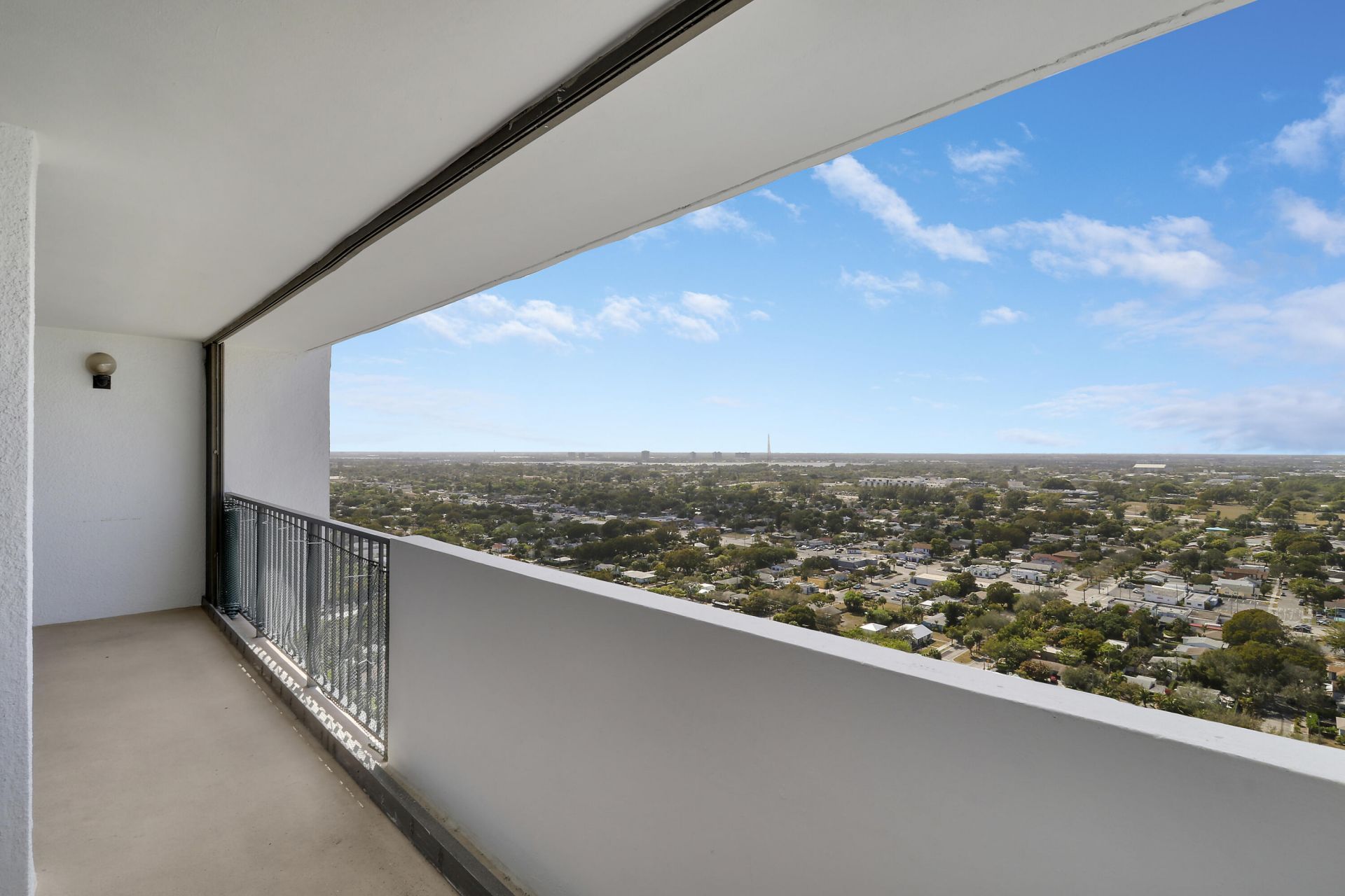 5600 N Flagler Drive, Unit Ph103, West Palm Beach, FL 33407 Photo