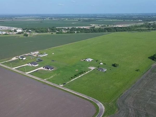 1071 Trumbull Road , Ferris, TX 75125