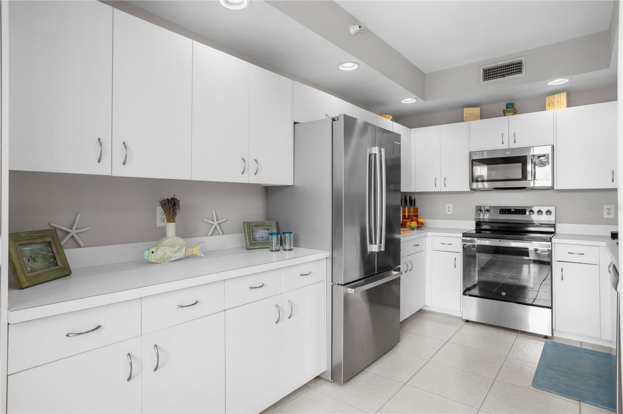 4750 Dolphin Cay Lane S, Unit 107, Saint Petersburg, FL 33711 Photo