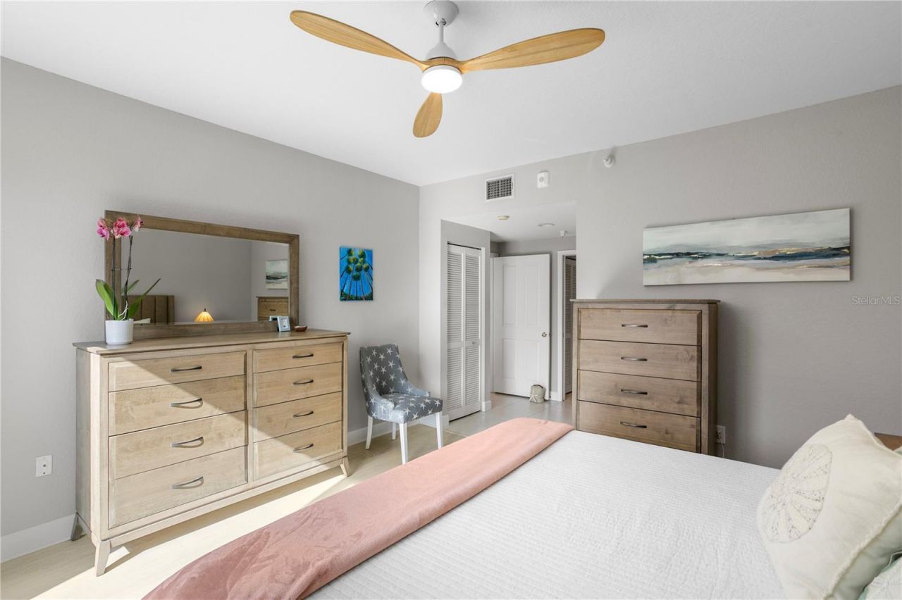 4750 Dolphin Cay Lane S, Unit 107, Saint Petersburg, FL 33711 Photo