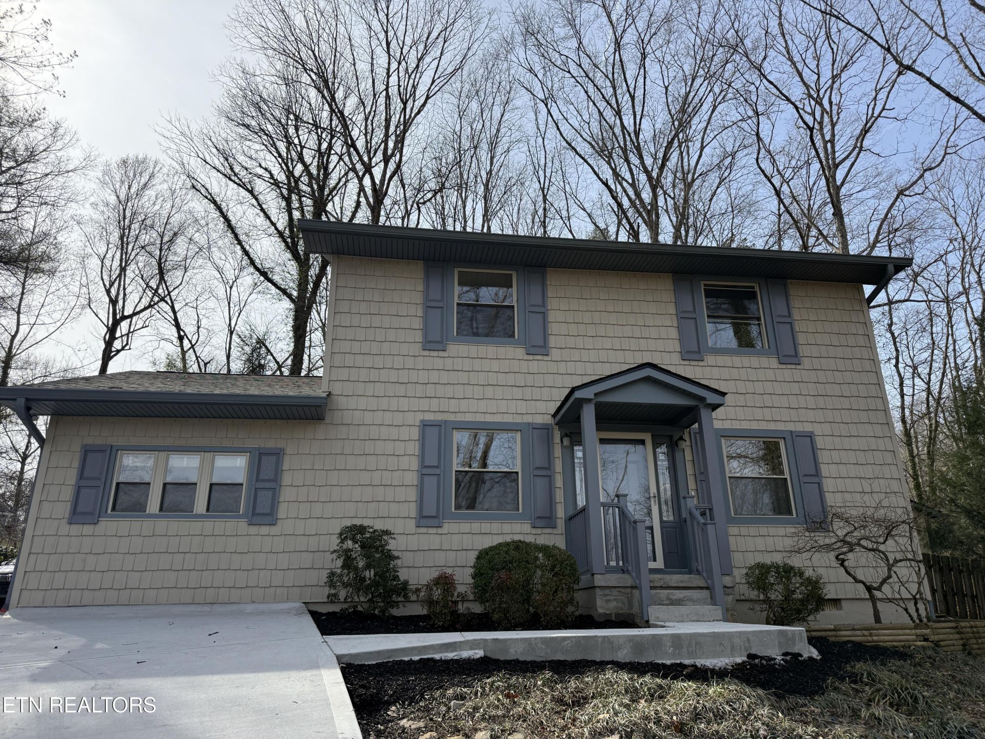 106 Hardwick Place, Oak Ridge, TN 37830 Main Photo