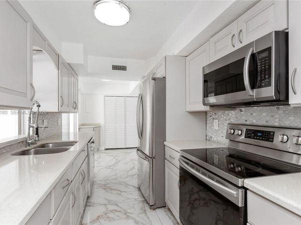 7906 NW 74th Ave , Tamarac, FL 33321