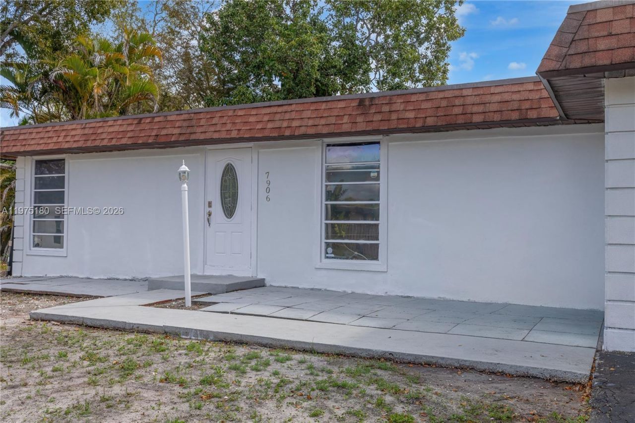 7906 NW 74th Ave, Tamarac, FL 33321 Photo