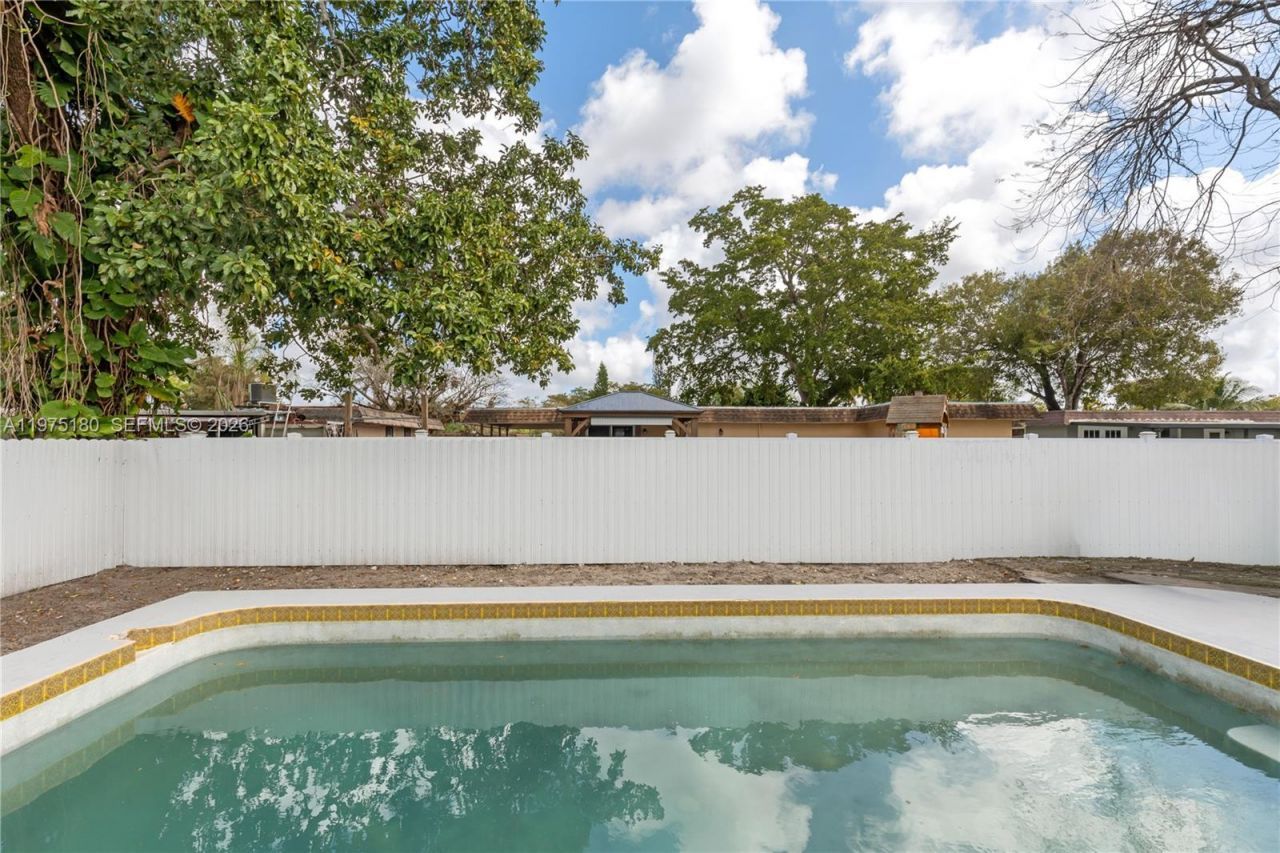 7906 NW 74th Ave, Tamarac, FL 33321 Photo