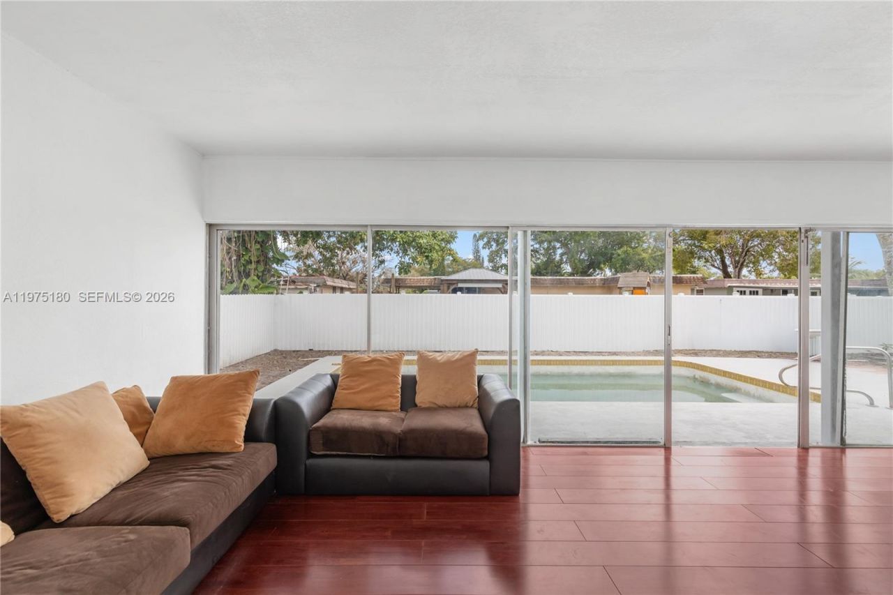 7906 NW 74th Ave , Tamarac, FL 33321 Photo