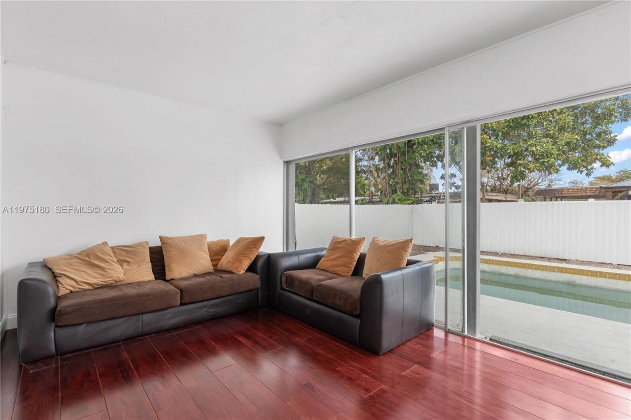 7906 NW 74th Ave, Tamarac, FL 33321 Photo