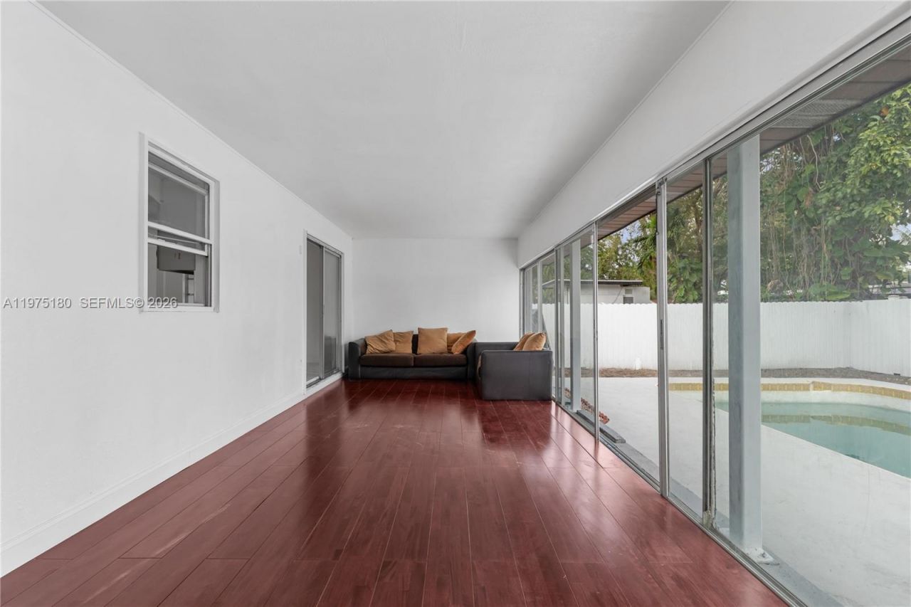 7906 NW 74th Ave, Tamarac, FL 33321 Photo